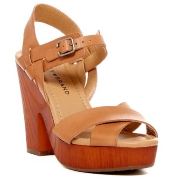 Leather Crisscross Straps Wooden Platform Sandal - Picture 2 of 3